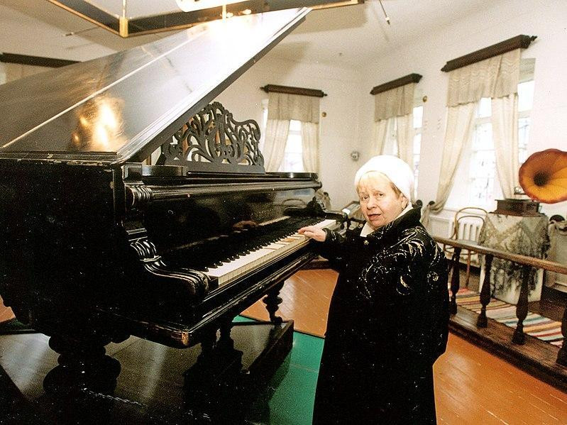 Руководитель фонда Пахмутовой опроверг новости о депрессии композитора