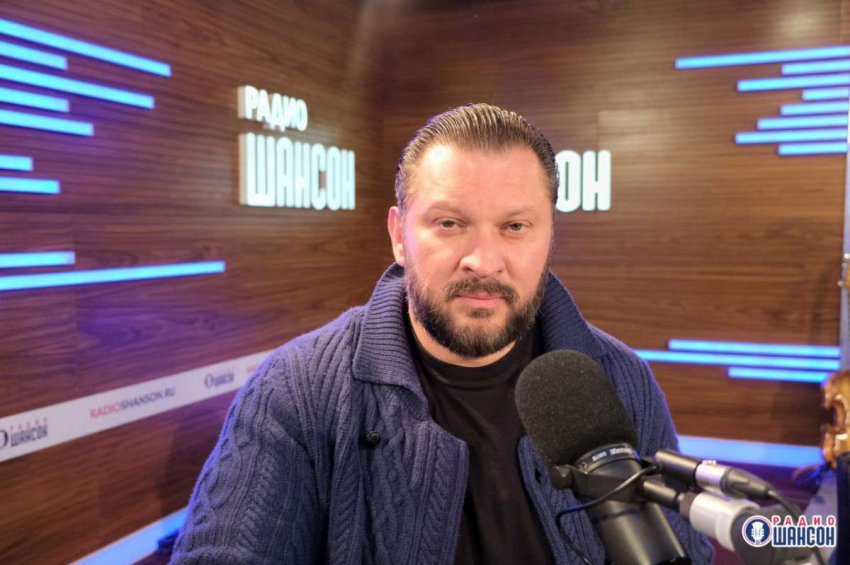 Психолог Марк Бартон начал музыкальную карьеру, посвятив творчество женщинам