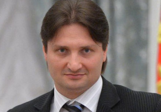 Эдгард Запашный поцеловался с тигром после скандала с избиением животных