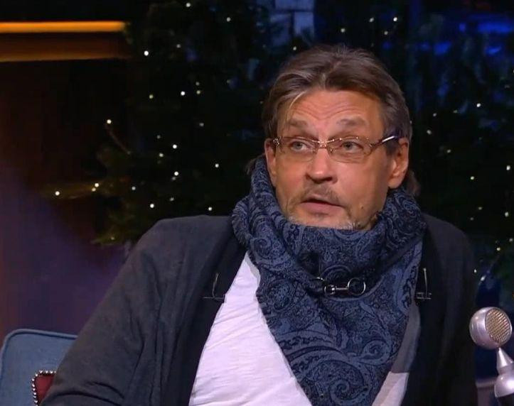 «МК»: Александра Домогарова освободили от роли Тартюфа в театре Моссовета