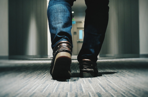 Mirror: Походка может предупредить о приближающемся слабоумии