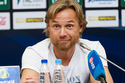 Бывший футболист Курбанов рассказал, как надо относиться к сборной России