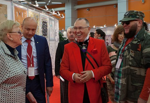 Друг Вячеслава Зайцева передал часть наследства модельера на нужды СВО