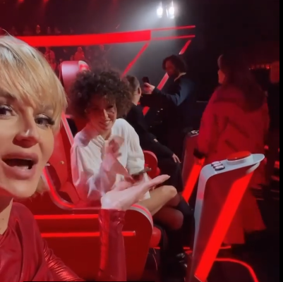 Шоу «Голос»: Полина Гагарина засняла певицу Зиверт в странном виде